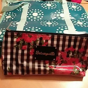 Cosmetic bag